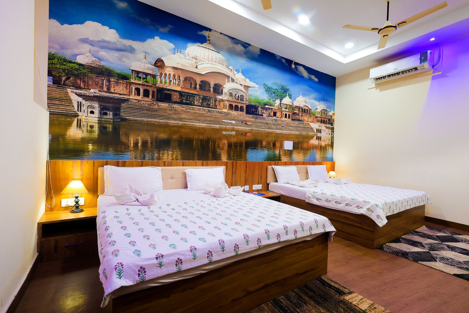4 Sharing Room